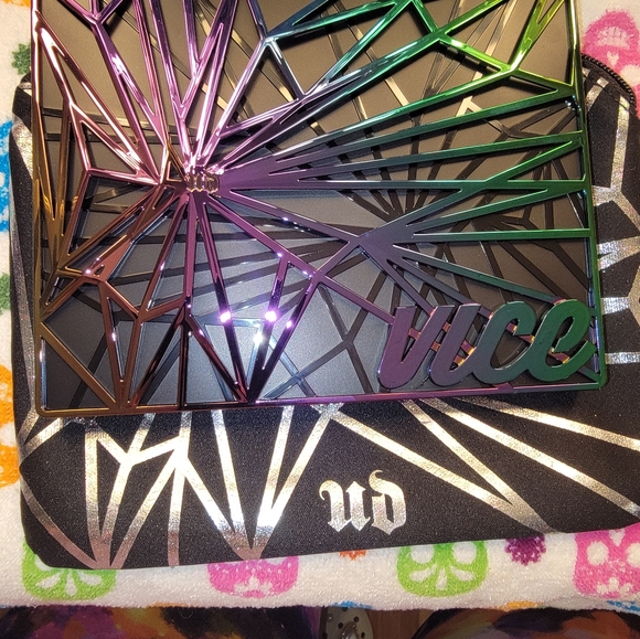 Urban Decay Vice eyeshadow palette - Picture 4 of 6